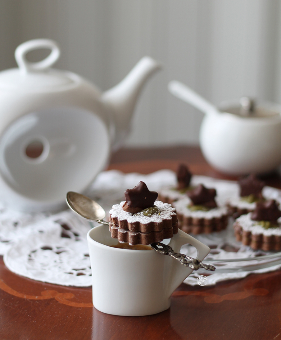 Frollini al cacao e cocco con crema di pistacchi senza glutine - La Cassata Celiaca Frollini al cacao e cocco con crema di pistacchi senza glutine - La Cassata Celiaca