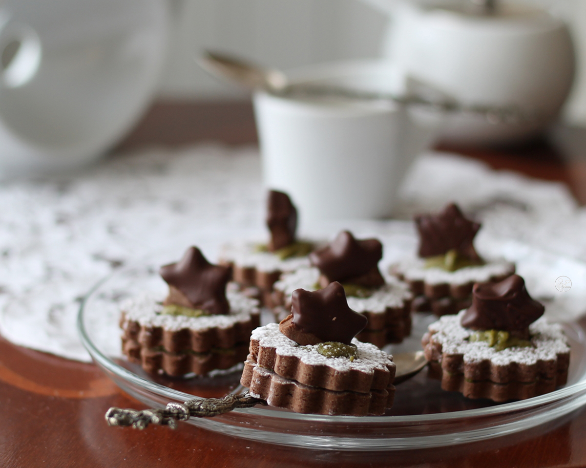 Frollini al cacao e cocco con crema di pistacchi senza glutine - La Cassata Celiaca Frollini al cacao e cocco con crema di pistacchi senza glutine - La Cassata Celiaca