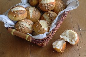 Petits pains Laugenbrot au levain et sans gluten - La Cassata Celiaca