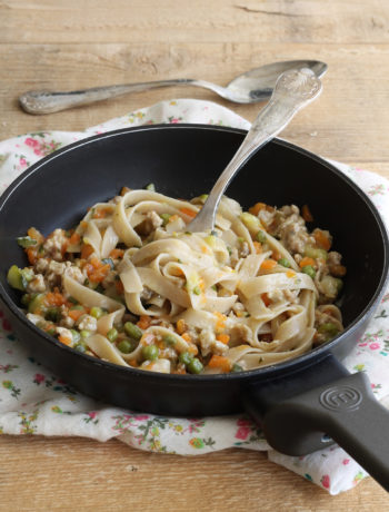 Tagliatelle con ragù di salsiccia e verdure - La Cassata Celiaca