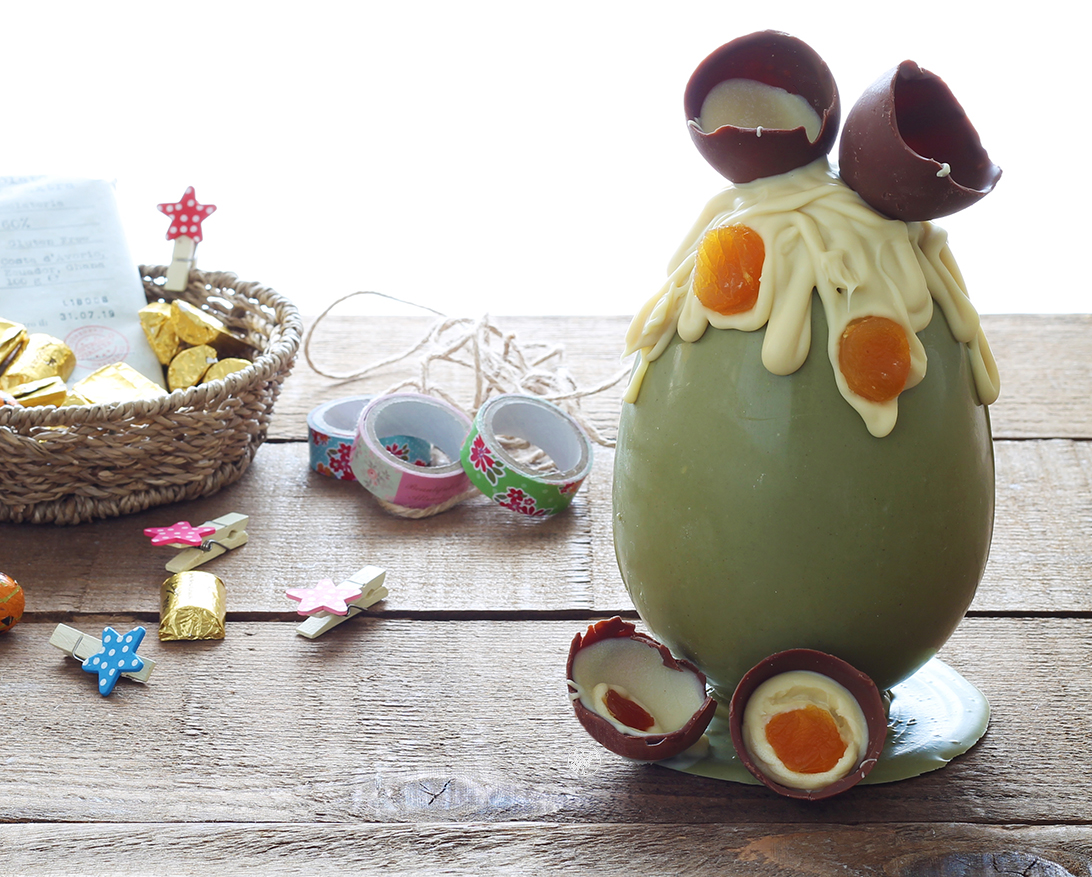 Oeuf en chocolat blanc et pistaches sans gluten -La Cassata Celiaca Oeuf en chocolat blanc et pistaches sans gluten -La Cassata Celiaca
