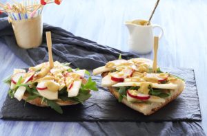 Bruschetta sans gluten avec poires et fromage primosale - La Cassata Celiaca