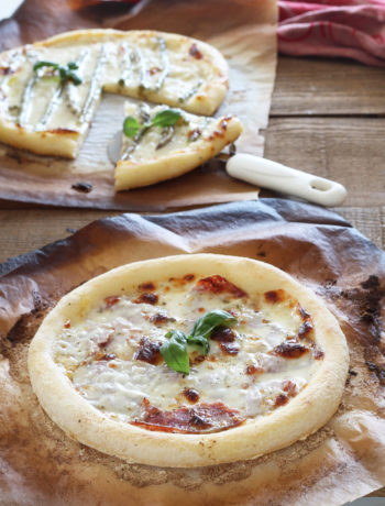 Pizza senza glutine con stracchino e asparagi - La Cassata Celiaca