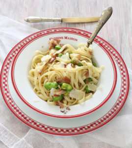 Tagliatelles sans gluten aux fèves vertes et bacon - La Cassata Celiaca