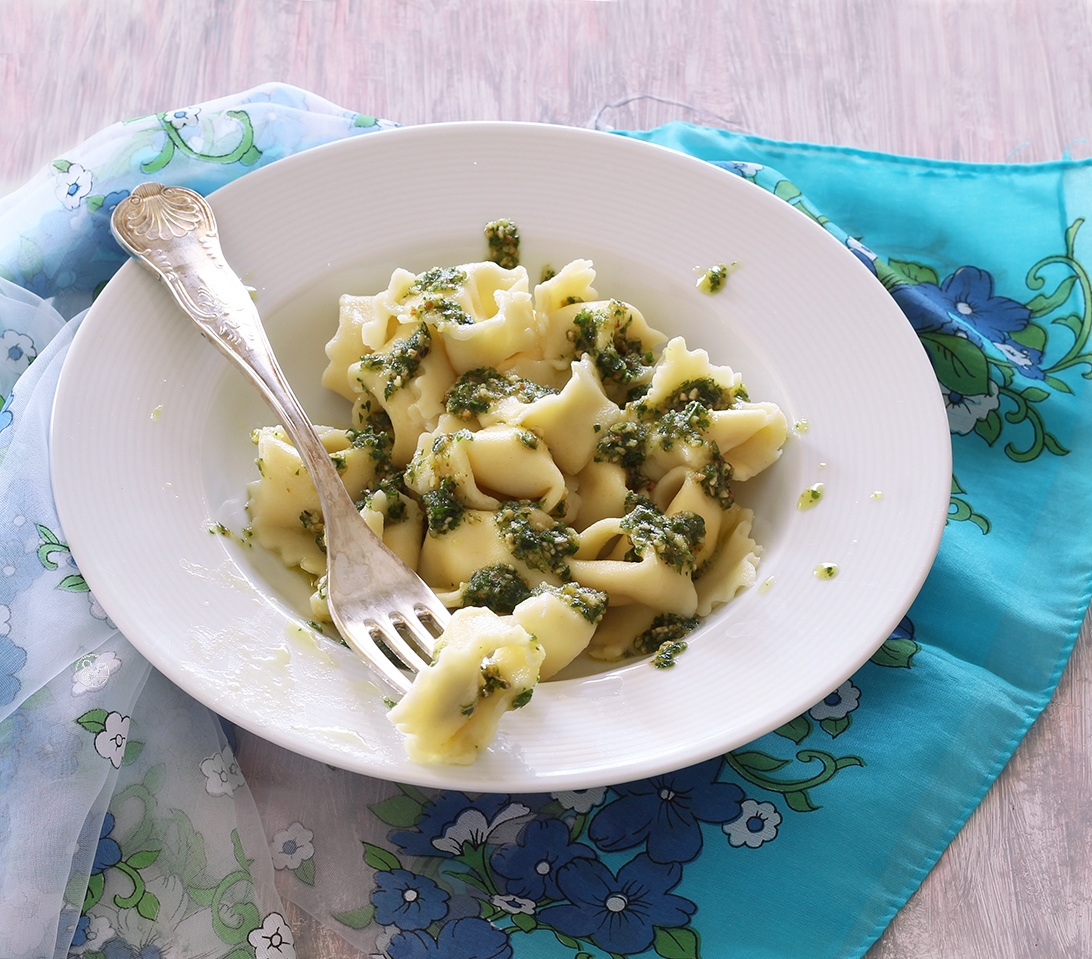 Tortellinis sans gluten avec pesto de persil et noix - La Cassata