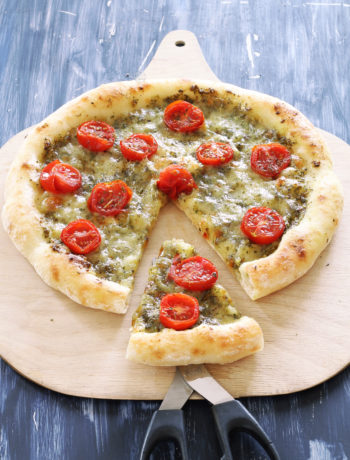 Pizza sans gluten avec pesto et tomates cerises - La Cassata