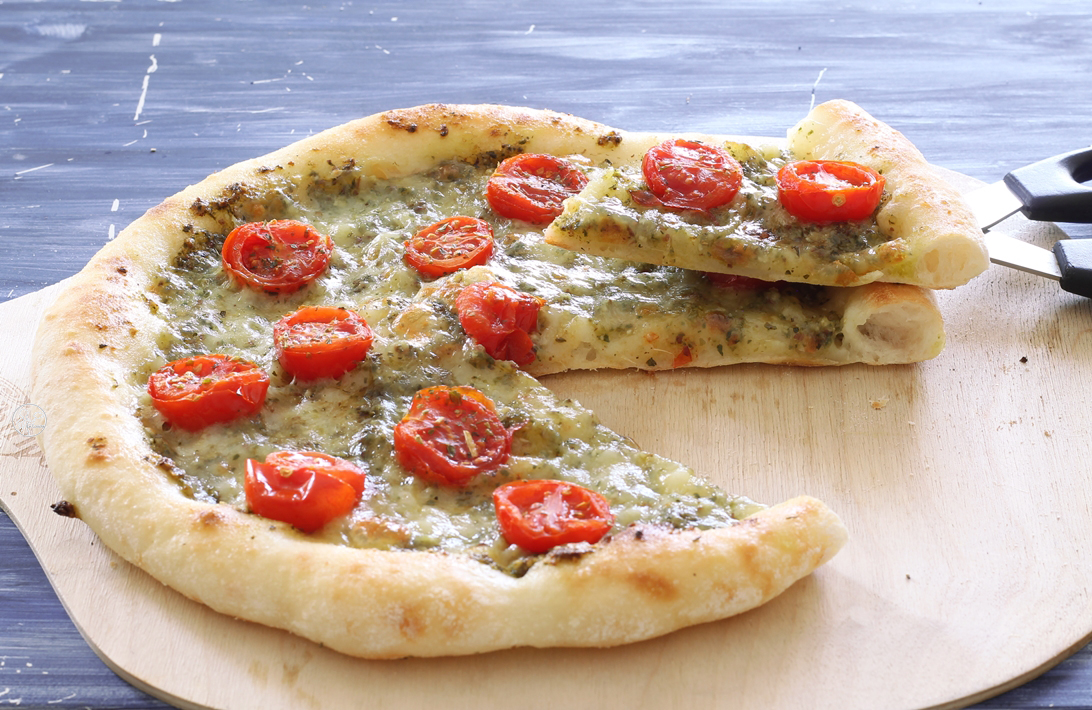Pizza sans gluten avec pesto et tomates cerises - La Cassata