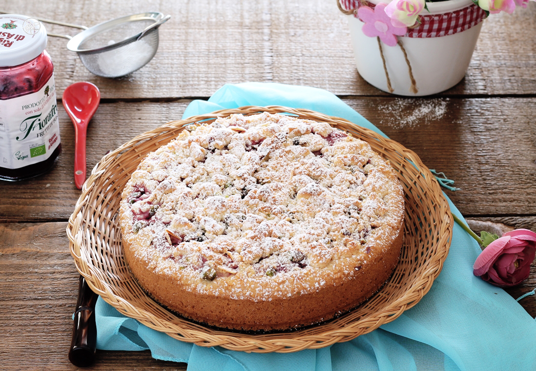 Tarte crumble sans gluten avec fruits de bois et framboises- La Cassata Celiaca Tarte crumble sans gluten avec fruits de bois et framboises- La Cassata Celiaca
