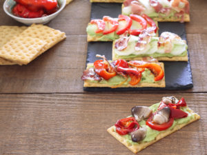 Tartines croustillantes sans gluten avec crème de avocado - La Cassata Celiaca