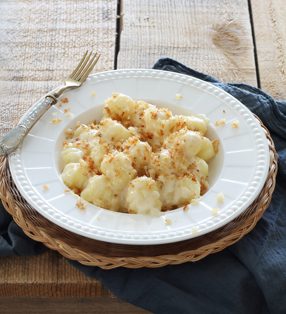 Gnocchi senza glutine con crema di pecorino e mollica croccante - La Cassata Celiaca