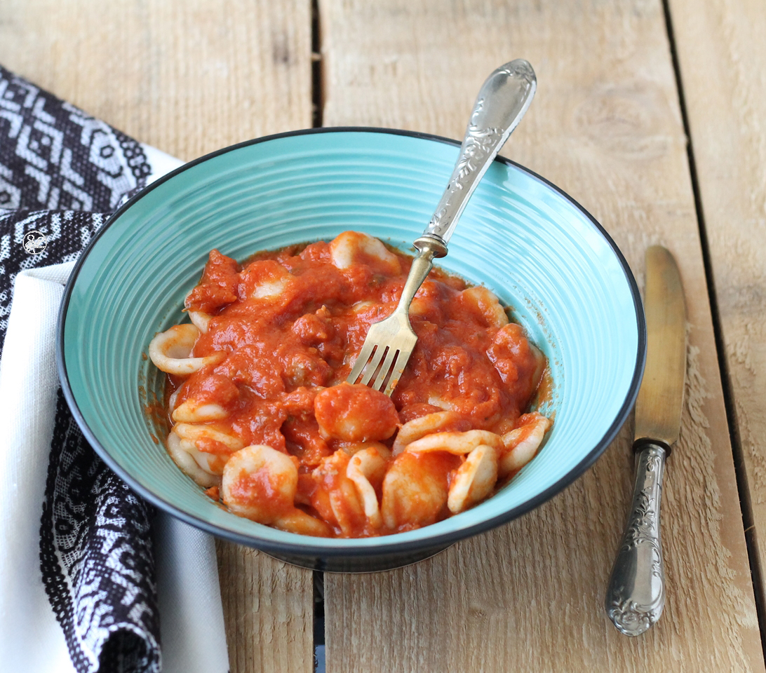 Orecchiette sans gluten et sa sauce de scamorza et saucisse - La Cassata Celiaca Orecchiette sans gluten et sa sauce de scamorza et saucisse - La Cassata Celiaca