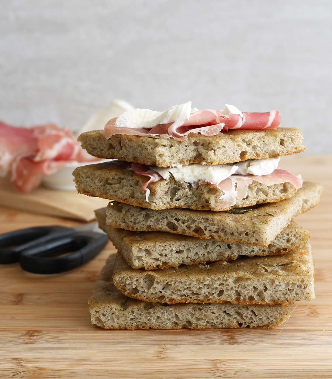 Focaccia senza glutine al rosmarino - La Cassata Celiaca Focaccia senza glutine al rosmarino - La Cassata Celiaca