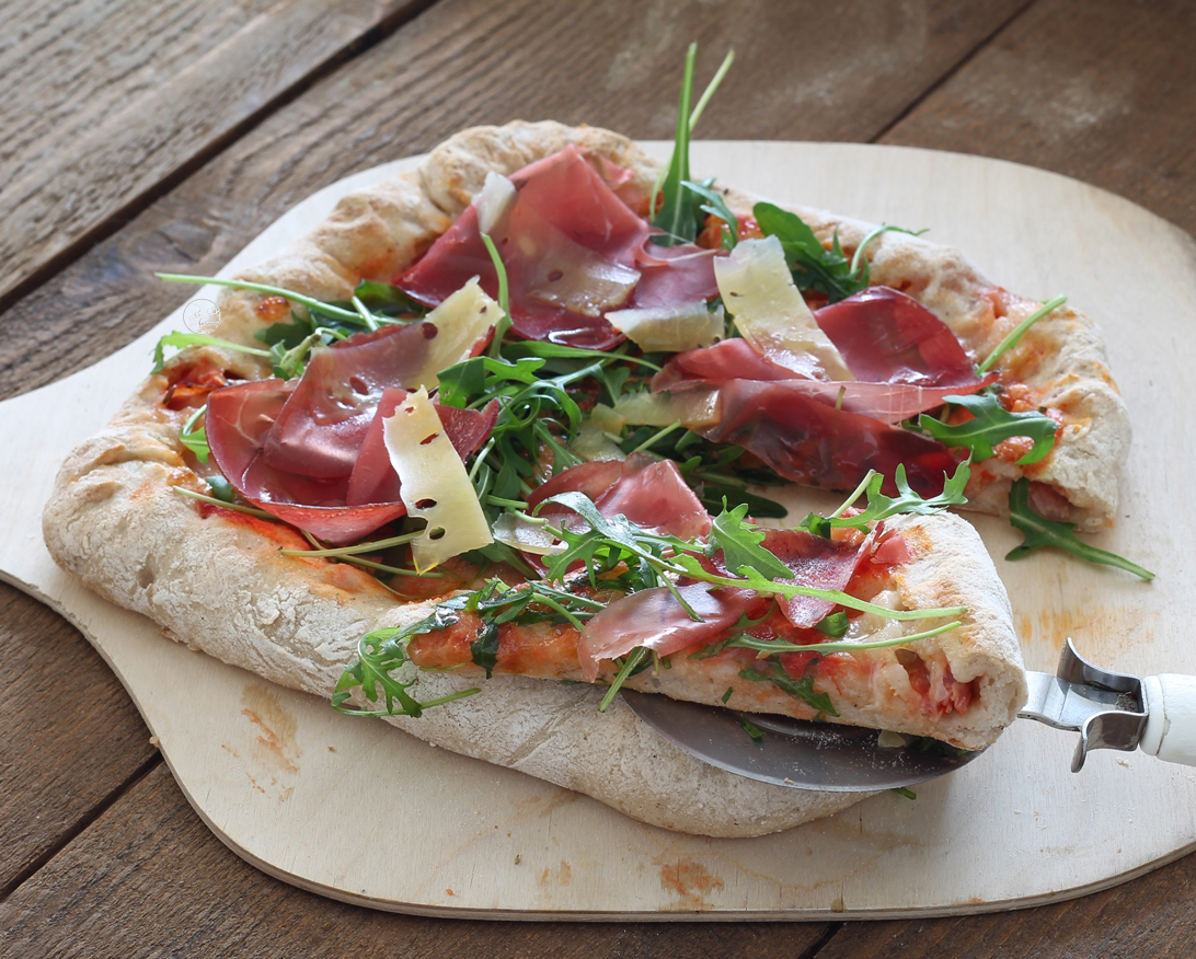 Pizza carrée sans gluten aux bords fourrés - La Cassata Celiaca