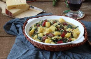 Soupe au riz avec pommes de terre et blettes rouges - La Cassata Celiaca