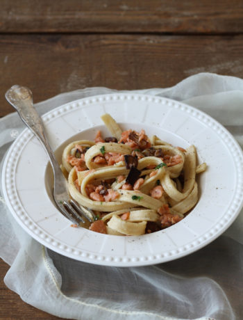 Pâtes scialatielli sans gluten avec saumon et aubergine - La Cassata Celiaca