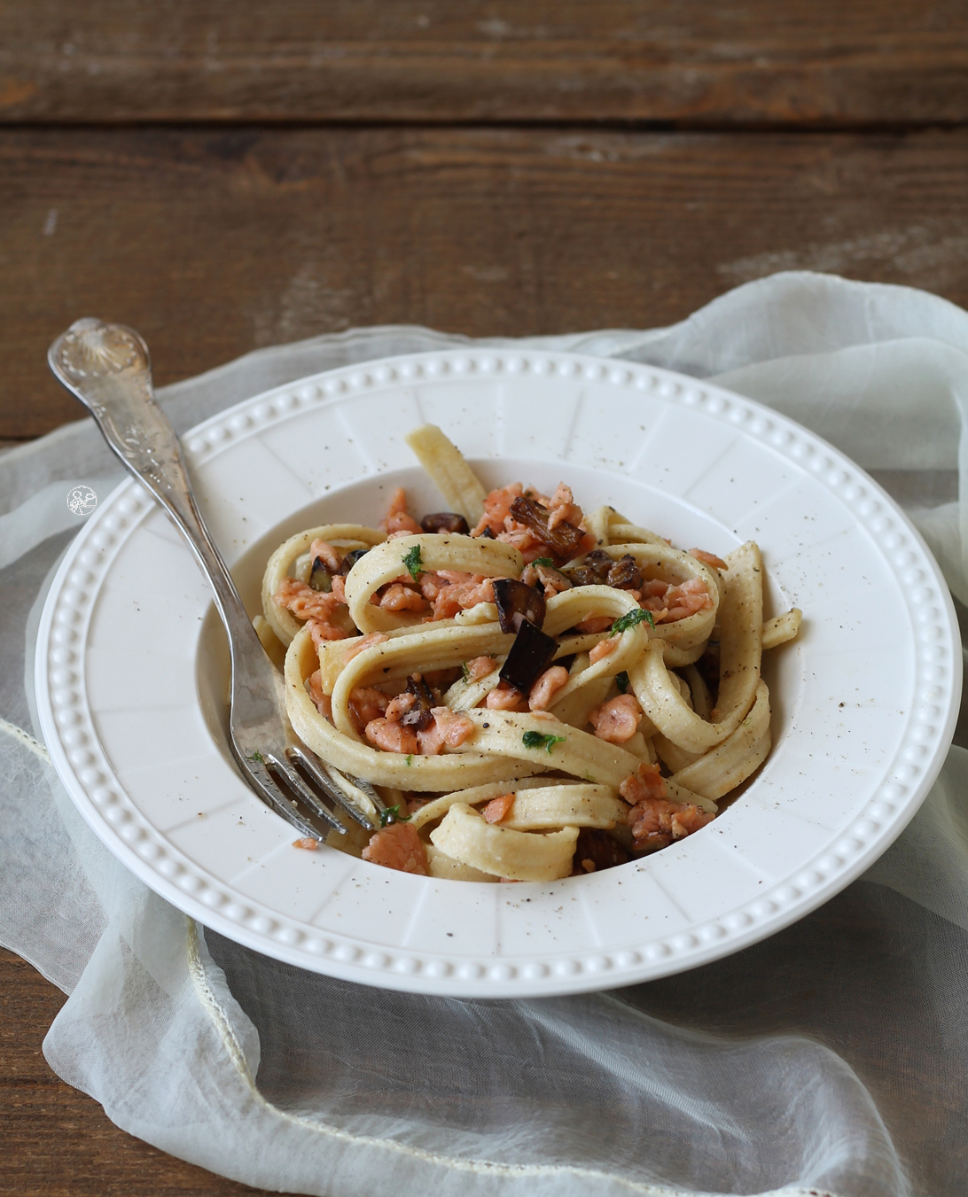 Pâtes scialatielli sans gluten avec saumon et aubergine - La Cassata Celiaca