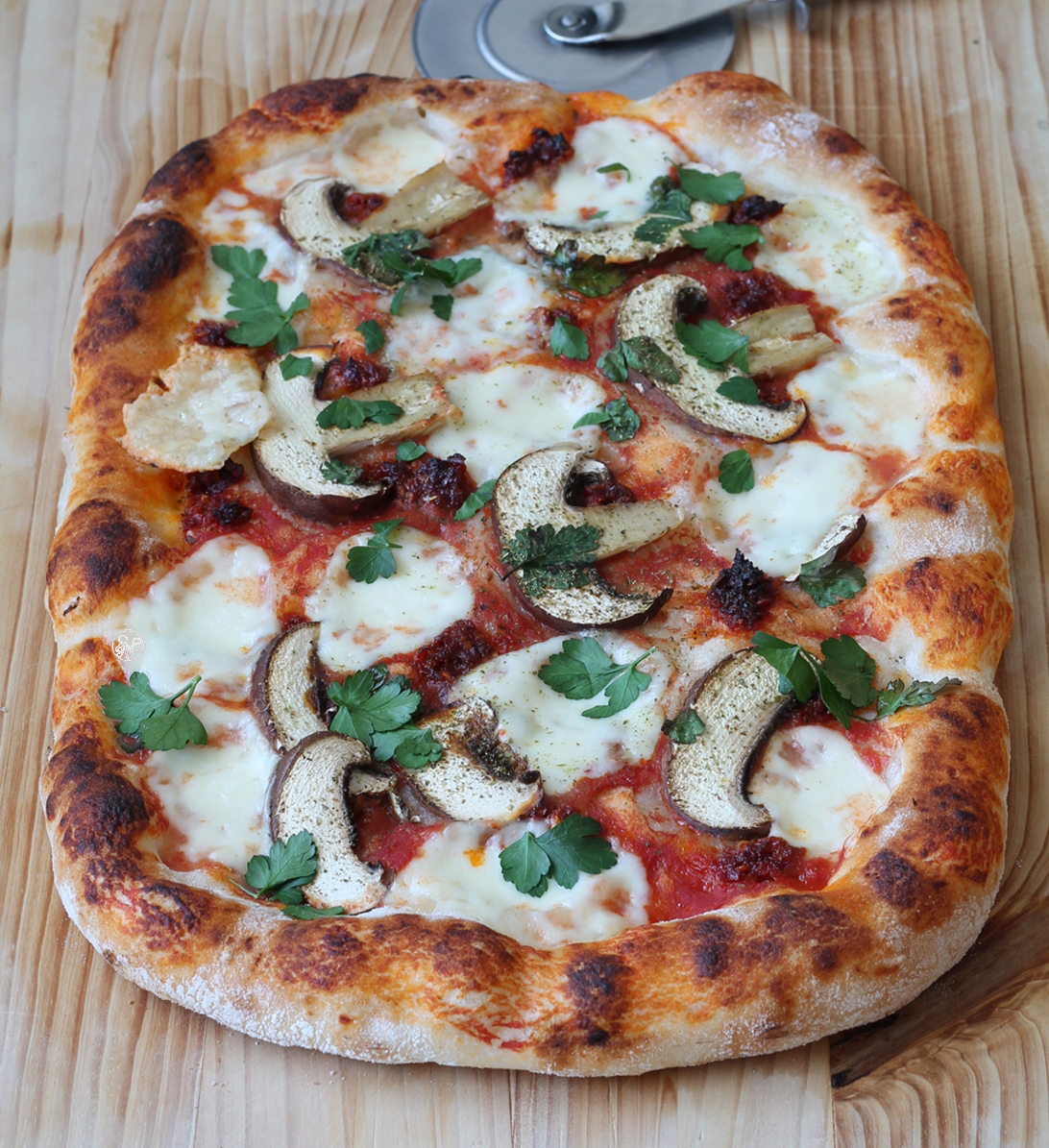 Pizza sans gluten avec nduja et champignons, la vidéo - La Cassata Pizza sans gluten avec nduja et champignons, la vidéo - La Cassata