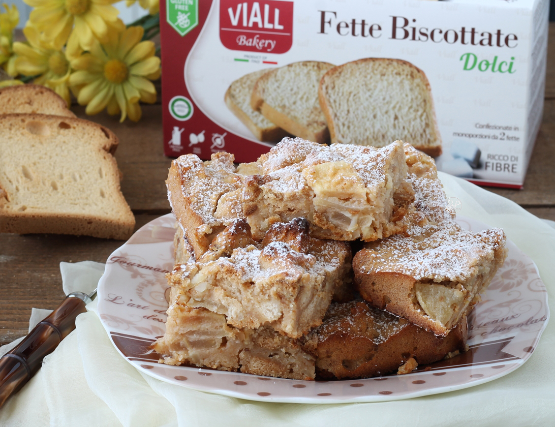 Torta senza glutine di mele e fette biscottate - La Cassata Celiaca