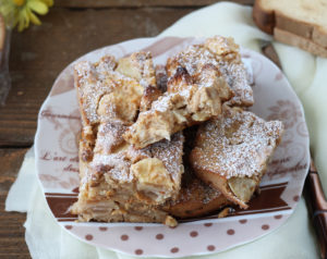 Torta senza glutine di mele e fette biscottate - La Cassata Celiaca