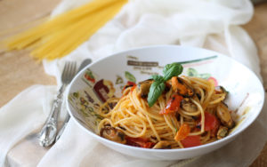 Spaghetti senza glutine con cozze e pomodorini - La Cassata Celiaca