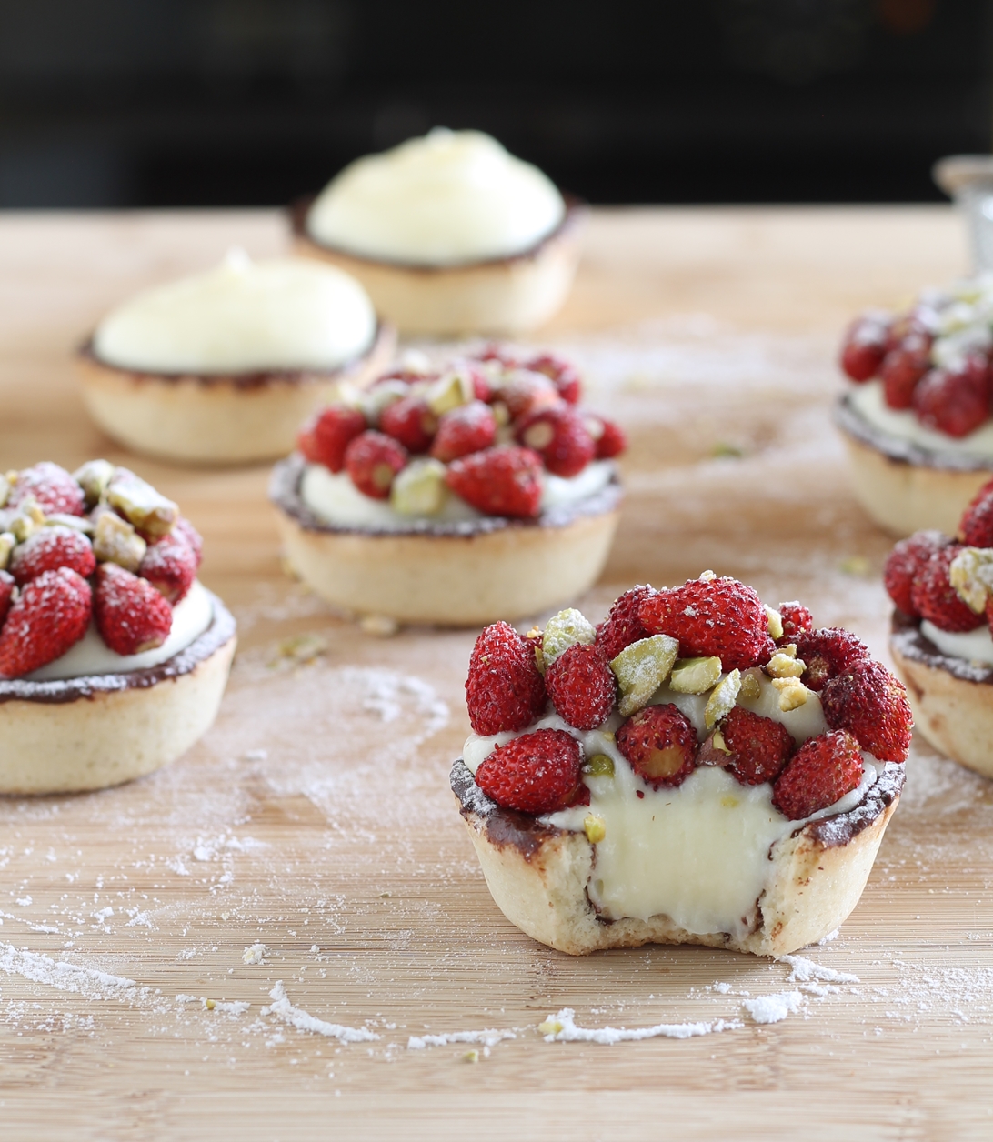 Tartelettes sans gluten avec crème et fraises de bois, la vidéo - La Cassata