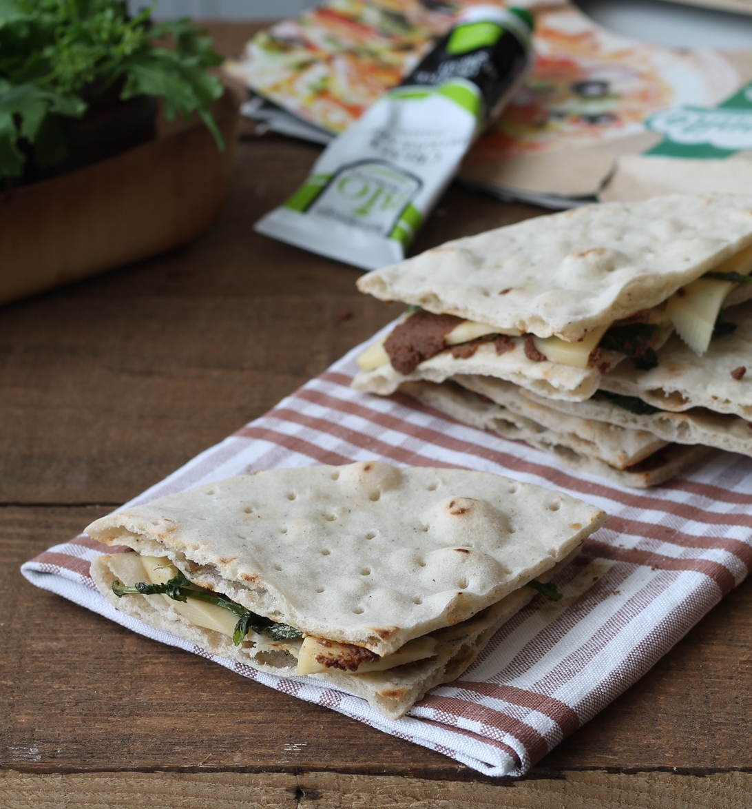 Sandwich di pizza senza glutine con cime di rapa - La Cassata Celiaca