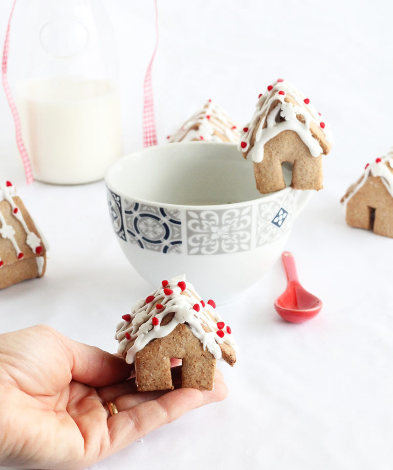 Mini maison en pâte sucrée à la cannelle sans gluten