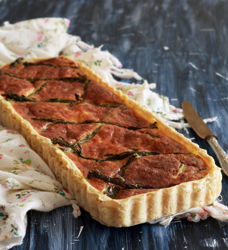 Quiche aux asperges en croûte de pommes de terre - La Cassata Celiaca