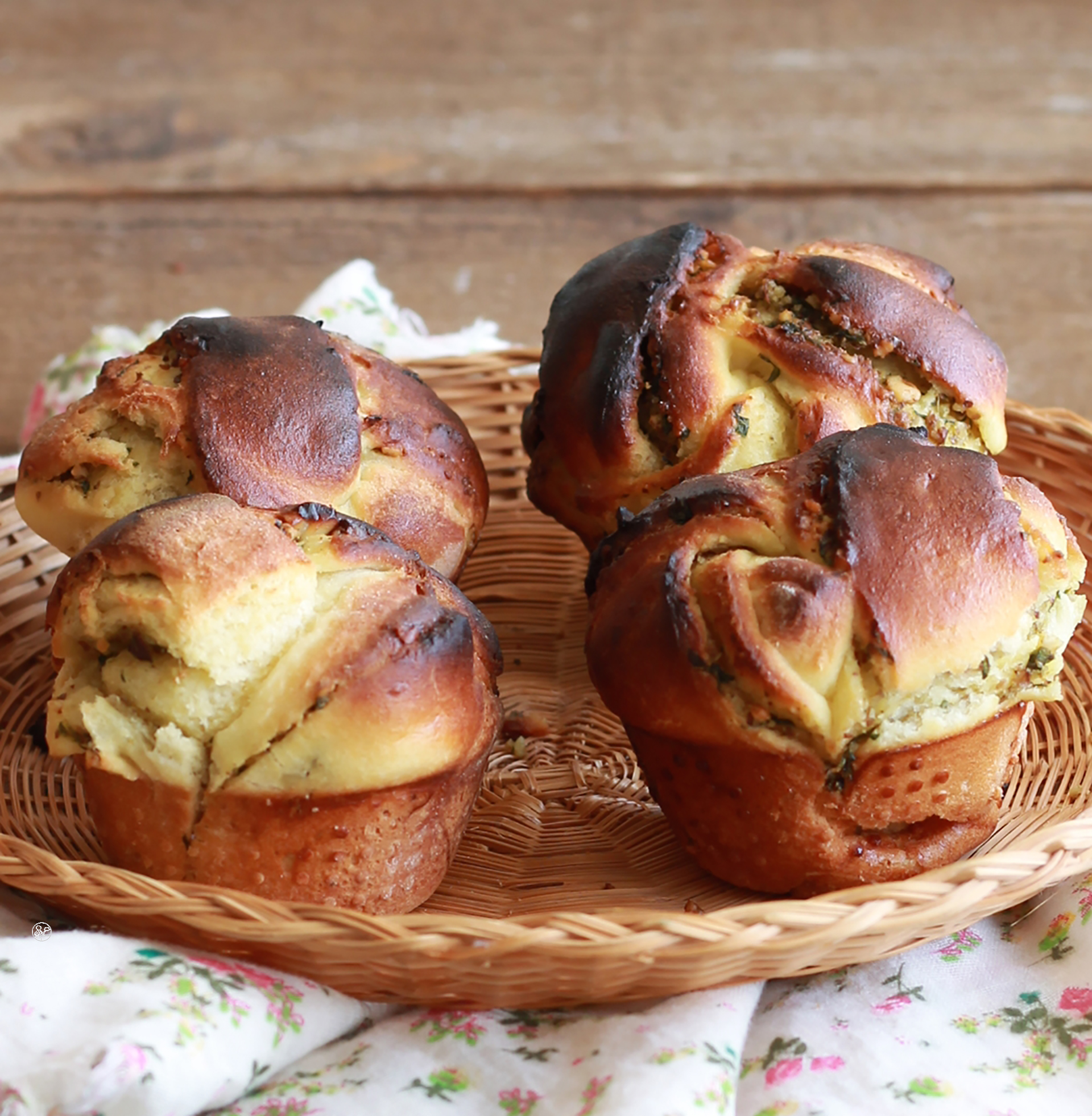 Muffins de brioche sans gluten avec noix et basilic - La Cassata Celiaca