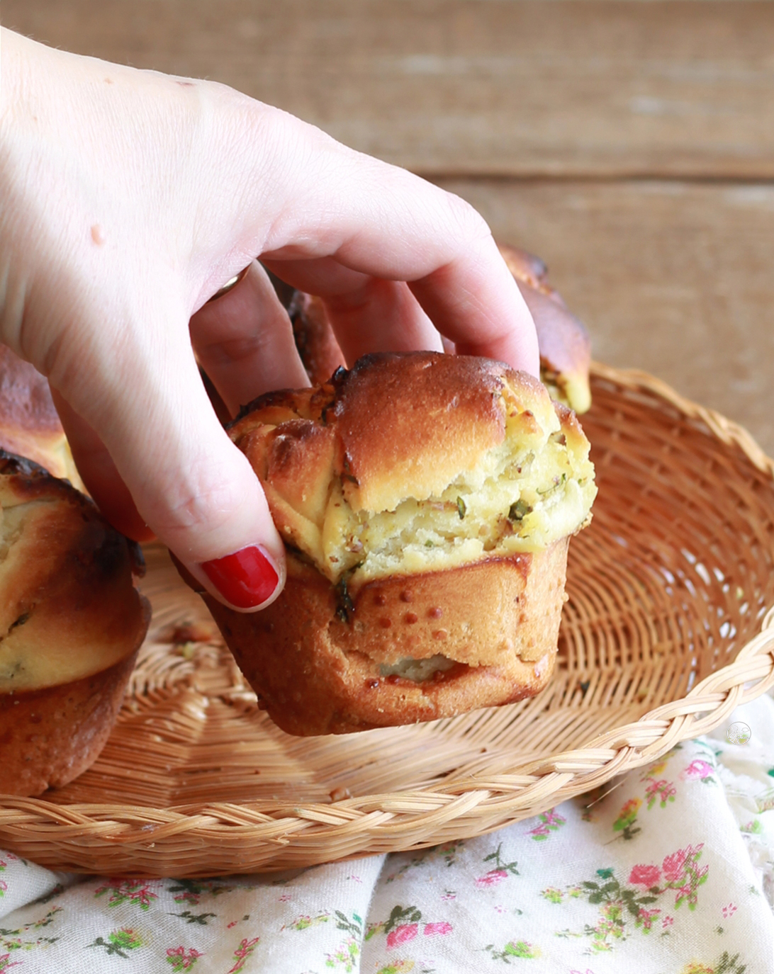 Muffins de brioche sans gluten avec noix et basilic - La Cassata Celiaca