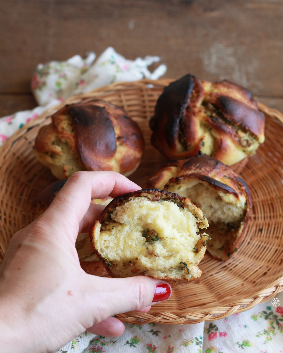 Muffins di brioche senza glutine con noci e basilico - La Cassata Celiaca
