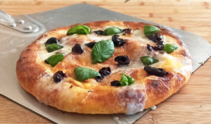 Pizza au potiron sans gluten avec fromage de chèvre et olives - La Cassata
