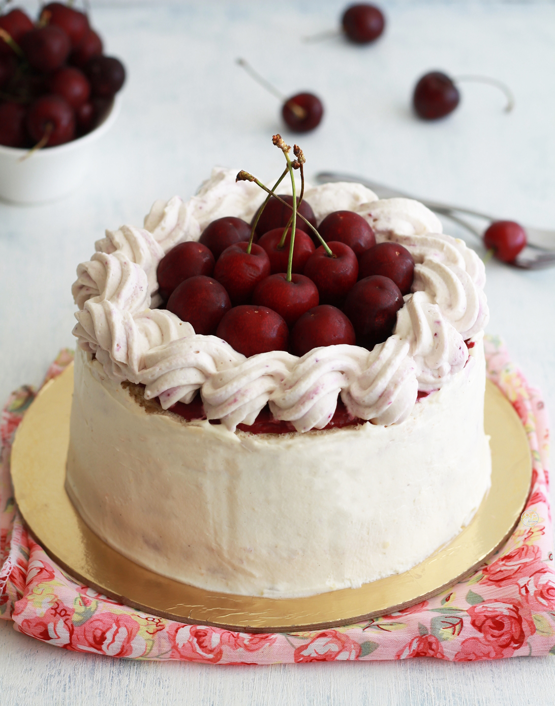 Torta con crema e ciliegie senza glutine - La Cassata Celiaca