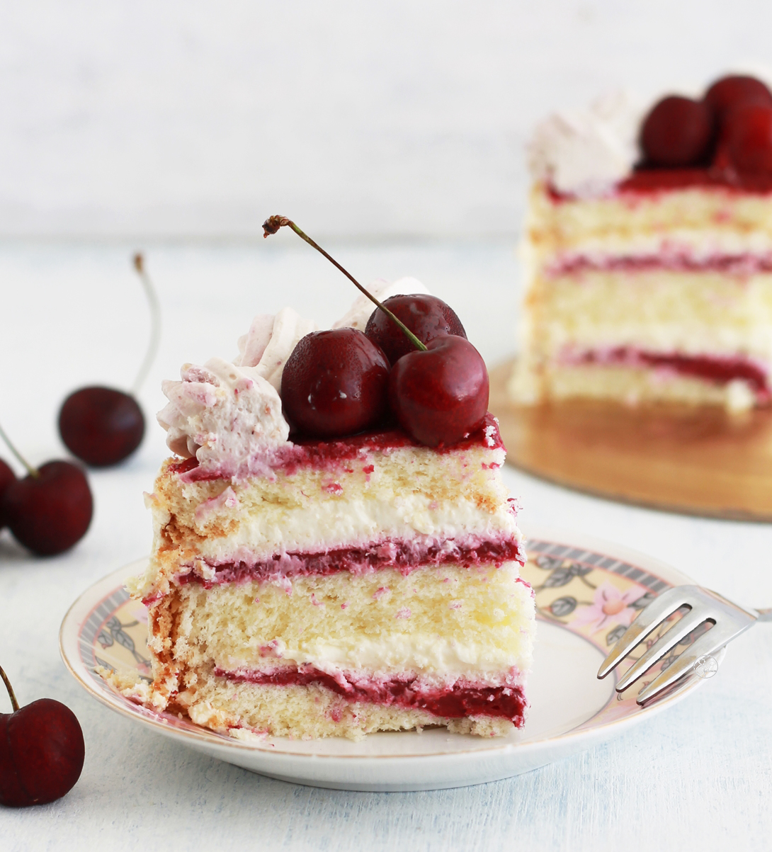 Torta con crema e ciliegie senza glutine - La Cassata Celiaca