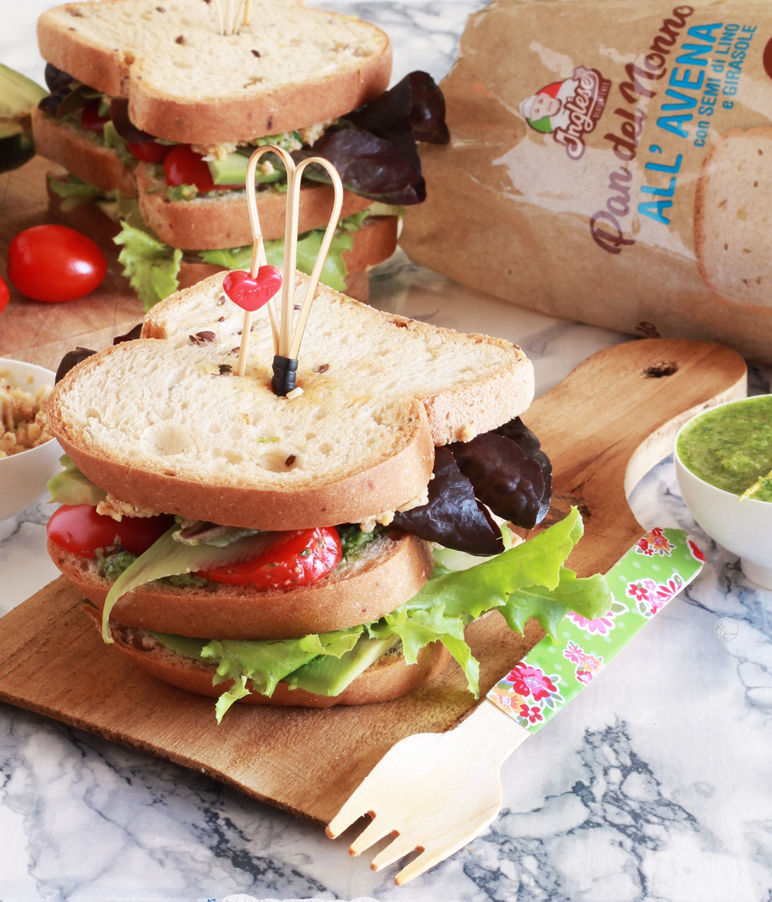 Sandwich con avocado e hummus senza glutine - La Cassata Celiaca