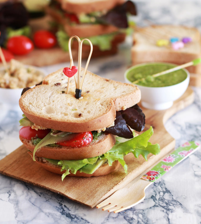 Sandwich con avocado e hummus senza glutine - La Cassata Celiaca