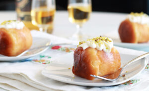 Babà al rum senza glutine la video ricetta - La Cassata Celiaca Babà al rum senza glutine la video ricetta - La Cassata Celiaca