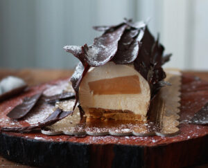Tronchetto vaniglia e caramello senza glutine - La Cassata Celiaca Tronchetto vaniglia e caramello senza glutine - La Cassata Celiaca