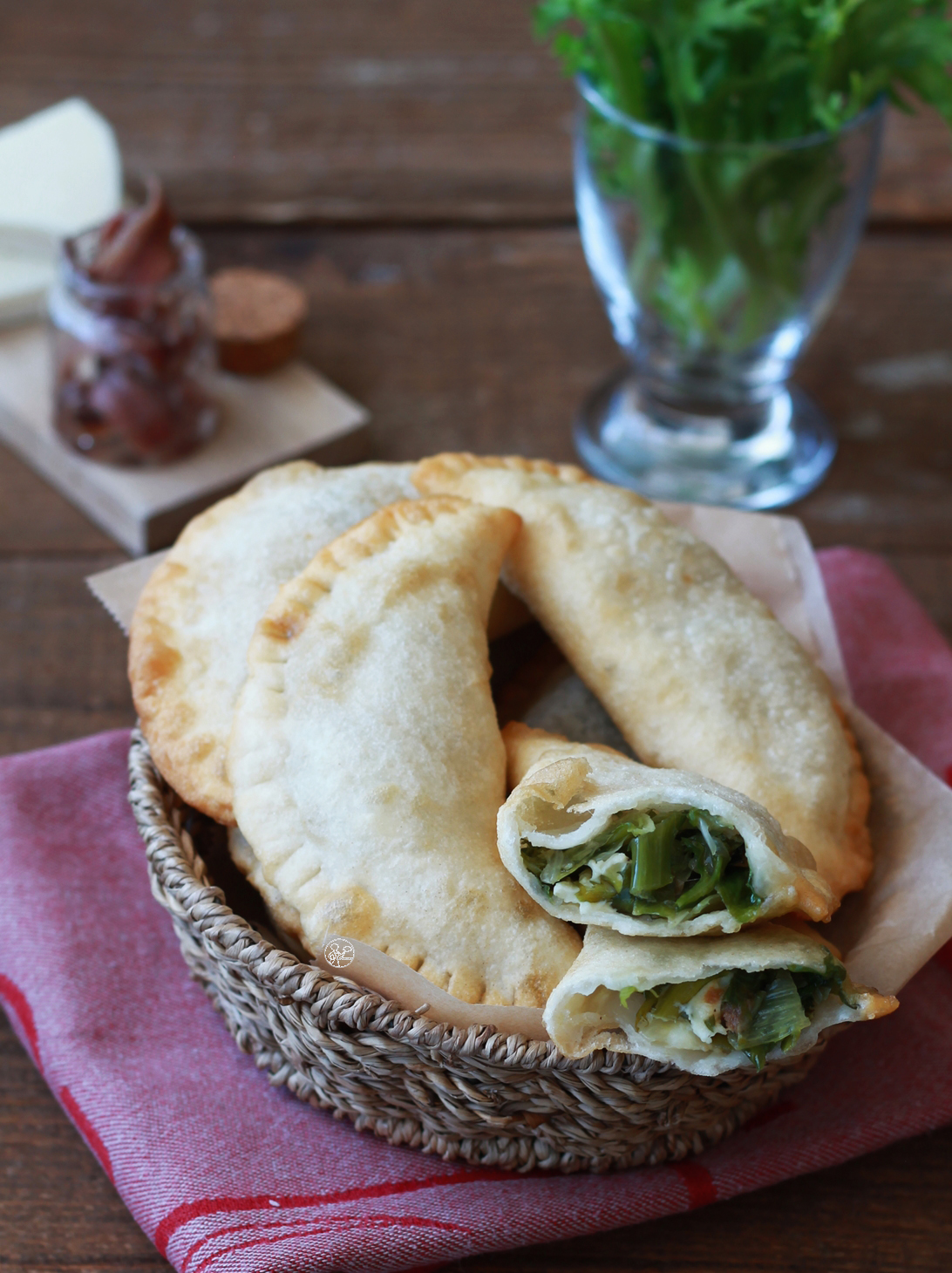 Chaussons sans gluten avec endive frisée et fromage - La Cassata Celiaca