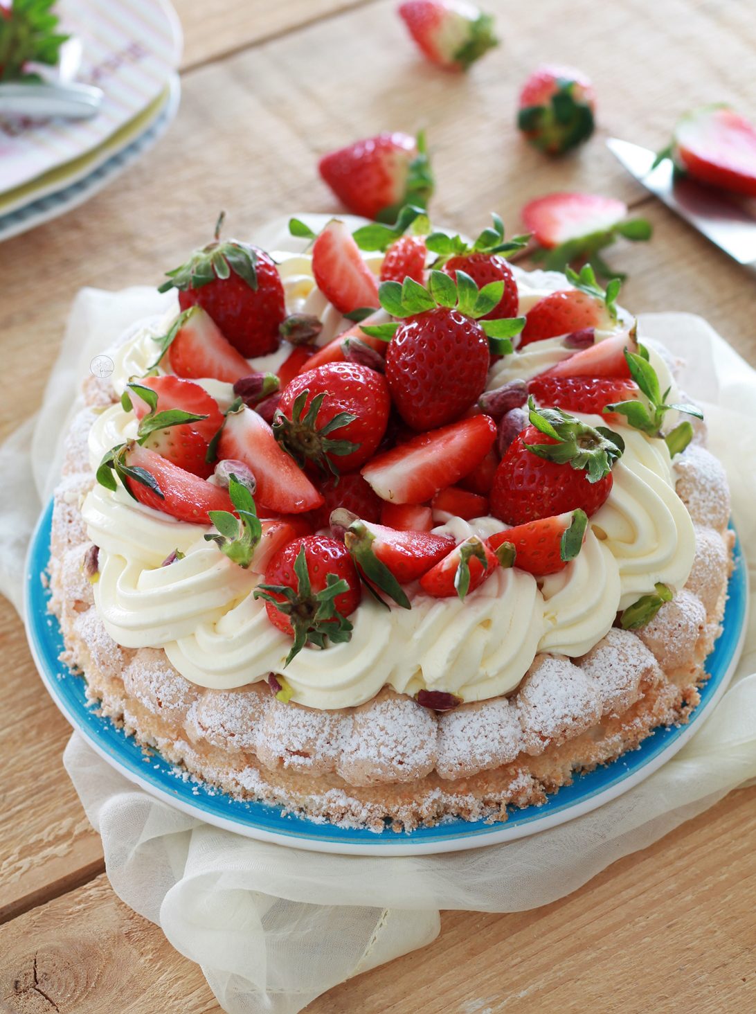 Dacquoise con crema e fragole senza glutine - La Cassata Celiaca