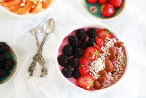 Smoothie bowl aux fruits - La Cassata Celiaca