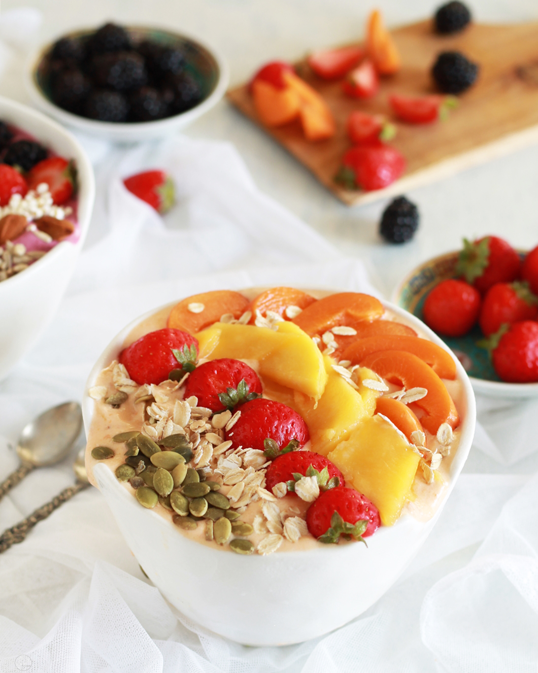 Smoothie bowl con mango e albicocche - La Cassata Celiaca