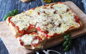 Pizza rustique en plaque sans gluten - La Cassata Celiaca
