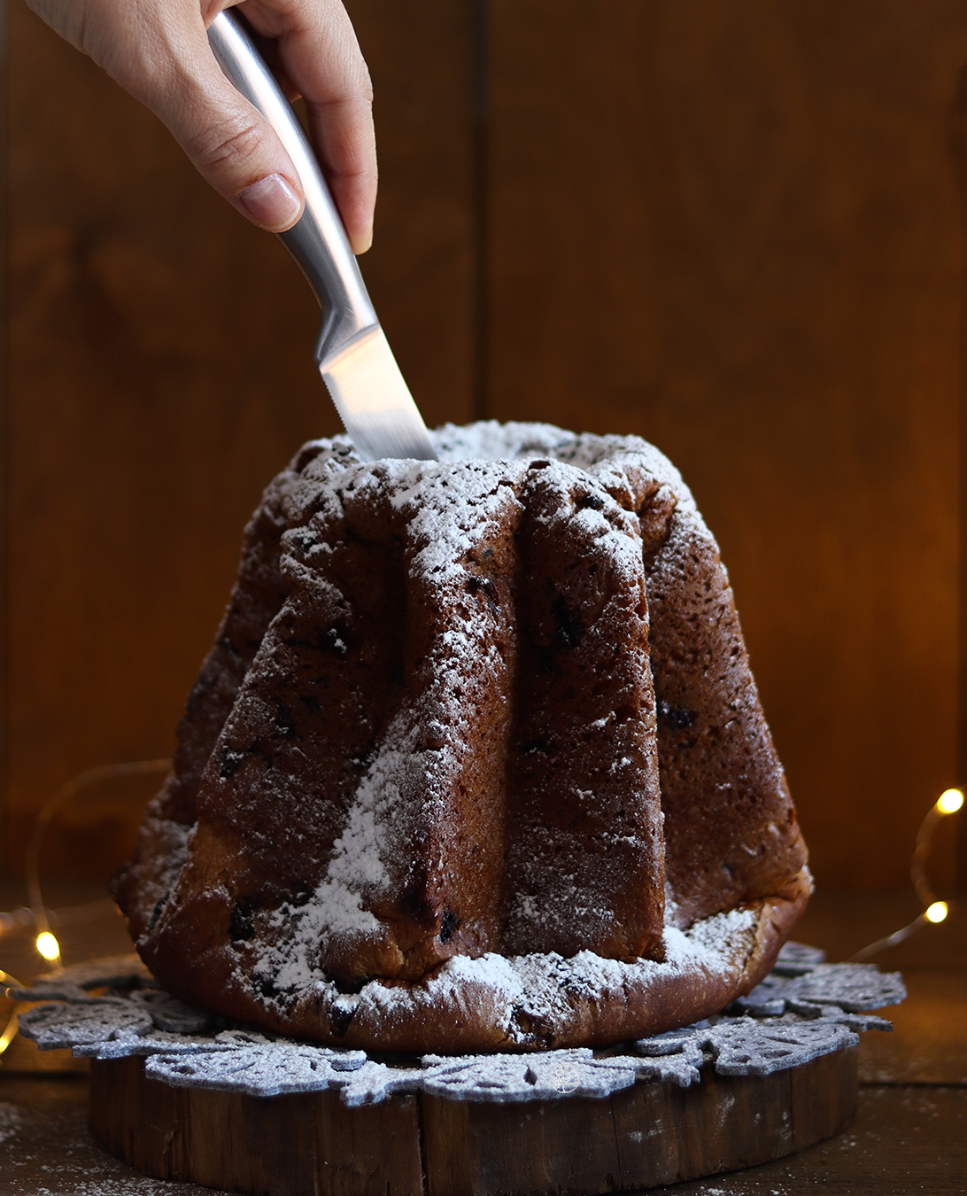 Pandoro con gocce di cioccolato con Miscela Oro Grandi lievitati - La Cassata Celiaca Pandoro con gocce di cioccolato con Miscela Oro Grandi lievitati - La Cassata Celiaca