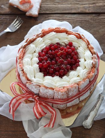 Charlotte à la pistache et aux groseilles sans gluten - La Cassata Celiaca