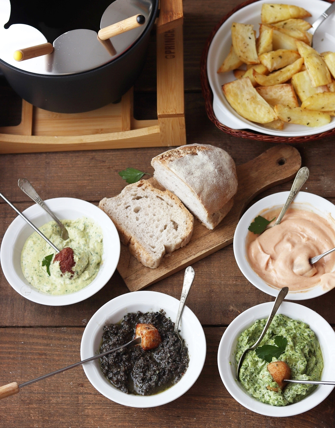 Fondue bourguignonne o fonduta di carne - La Cassata Celiaca Fondue bourguignonne o fonduta di carne - La Cassata Celiaca