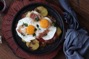 Spiegeleier, uova, patate e speck - La Cassata Celiaca