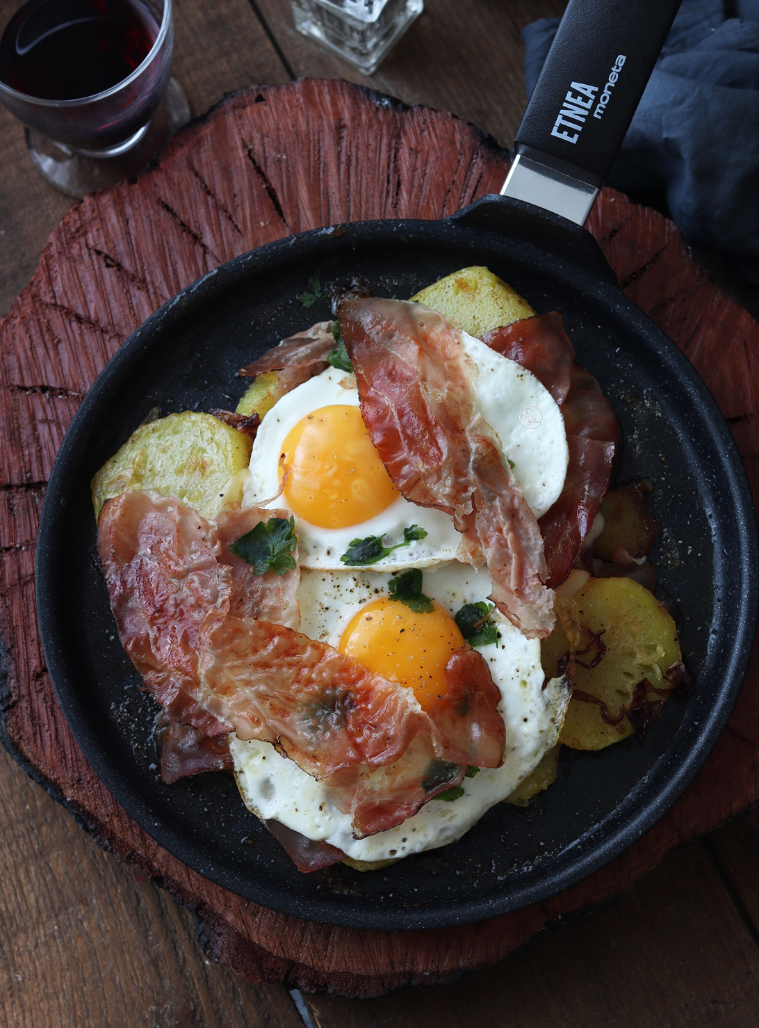 Poêlée de pommes de terre, speck et œufs ou Spiegeleier - La Cassata Celiaca