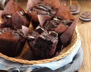 Muffins au double chocolat et biscuits façon Oreo sans gluten - La Cassata Celiaca