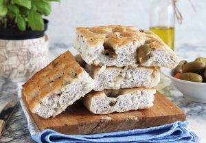 Focaccia sans gluten aux olives - La Cassata Celiaca